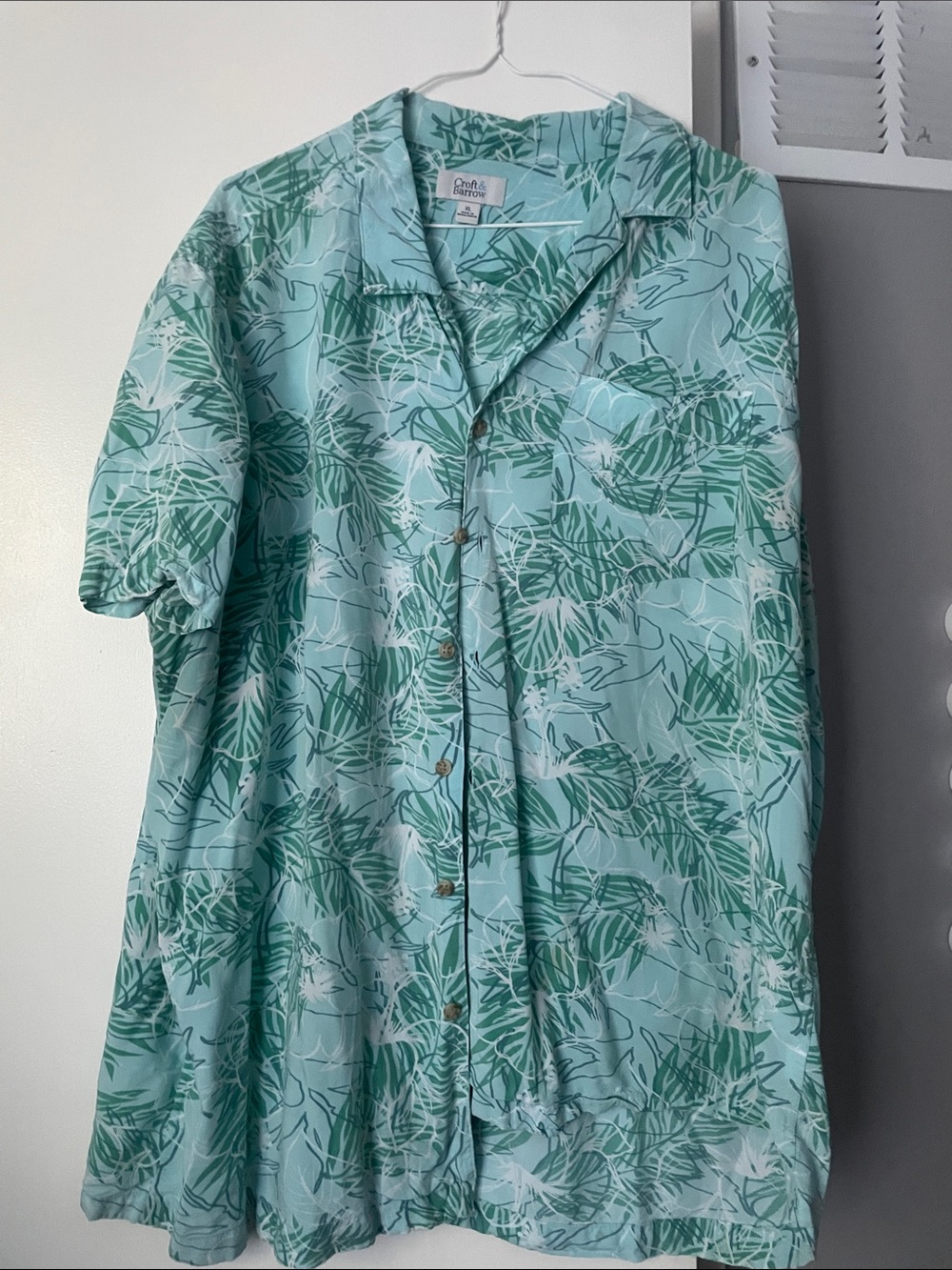 croft & barrow Mint Green and White Palm-Print Short Sleeve Button-Down Shirt
